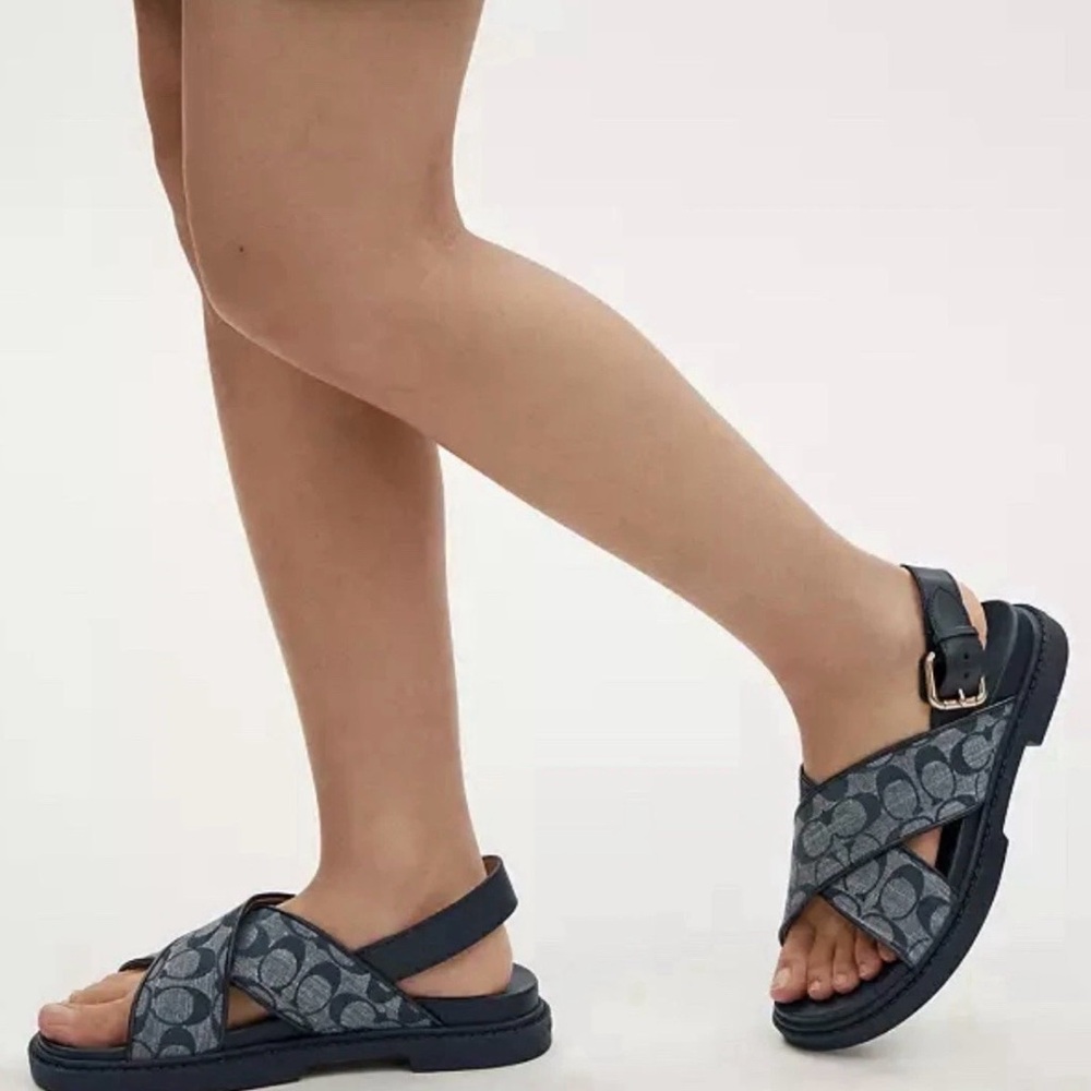 NWT Fraser Sandal Chambray Coach Women’s shoes Size 7 B Midnight navy CT645 - Picture 2 of 12